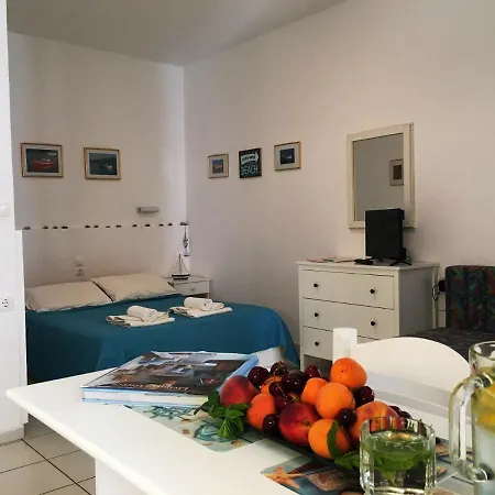 Aigialis & Studios Kokkini Hani
