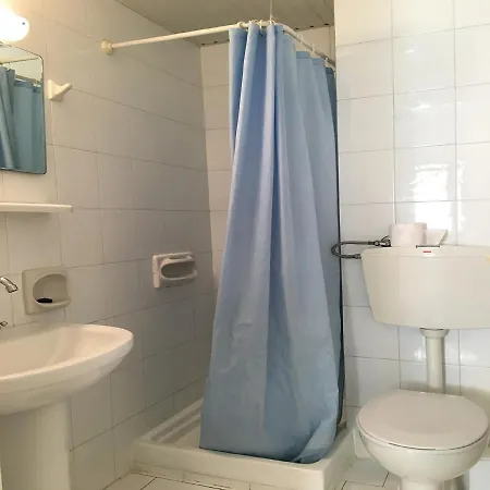 Aigialis & Studios Apartment *