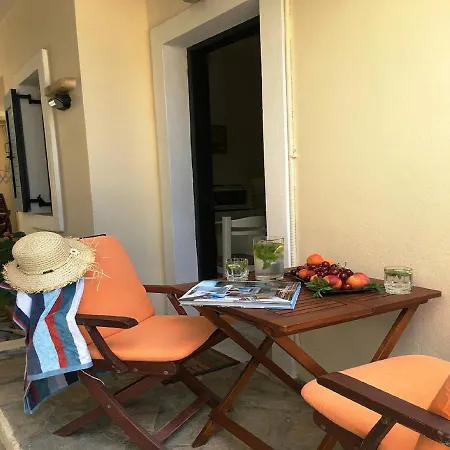 Aigialis & Studios Apartment Kokkini Hani