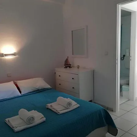 Aigialis & Studios Apartment